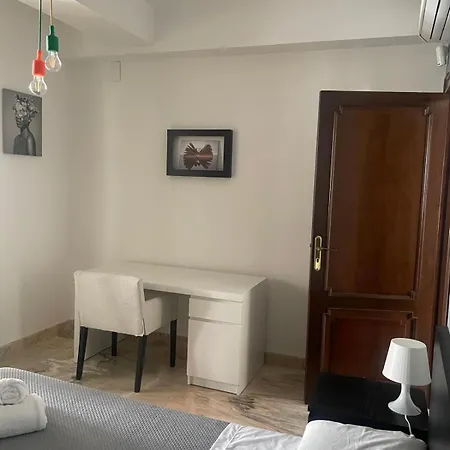 M&j House Bed and Breakfast