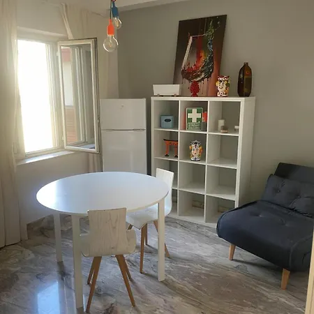 M&j House 3* רג'יו די קאלאבריה