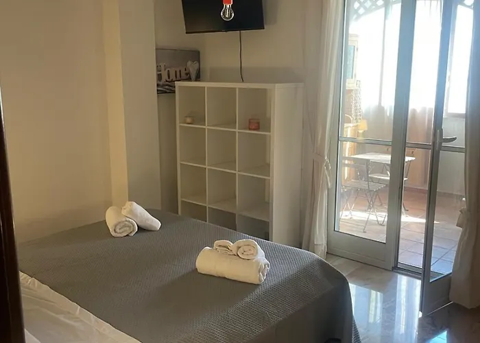 M&j House Bed and Breakfast