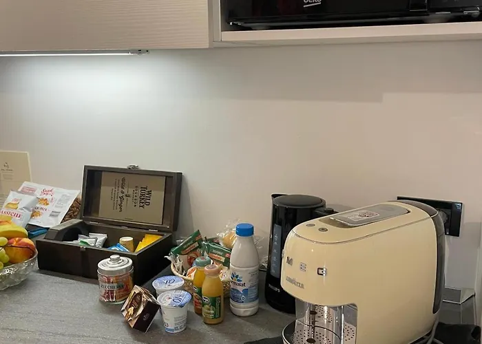 M&j House Bed and Breakfast Ρέτζιο ντι Καλάμπρια